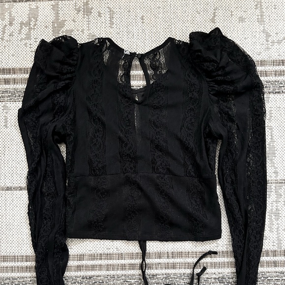 Black Lace Long-sleeve - Picture 2 of 2